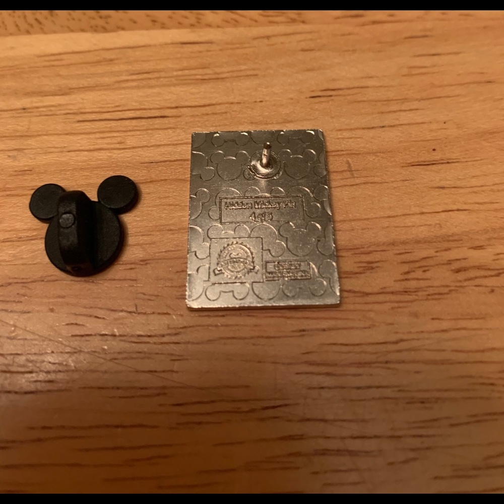 Disney Trading Pin - Picture 2 of 2